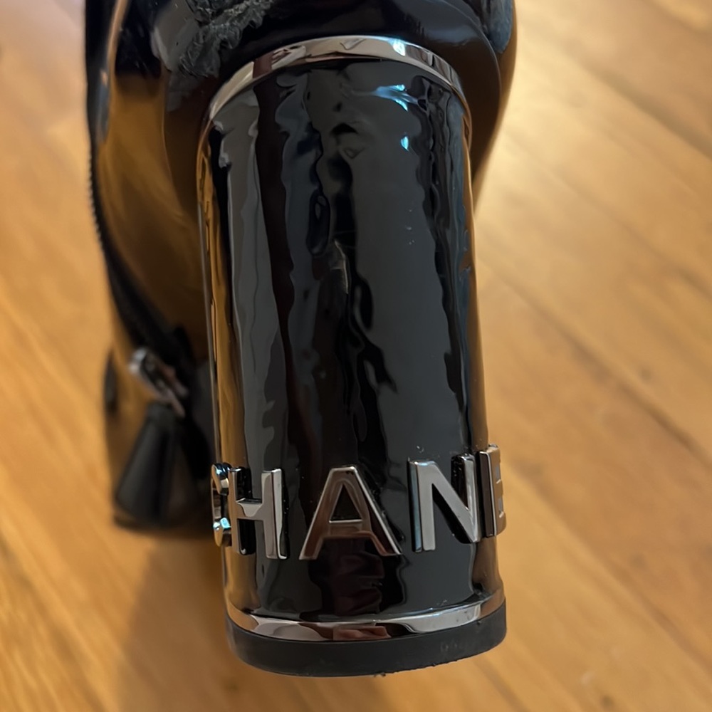 Chanel patent leather boot - Picture 4 of 5